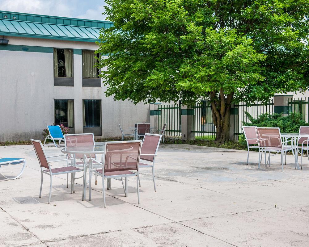 Quality Inn Rochester South Exterior photo